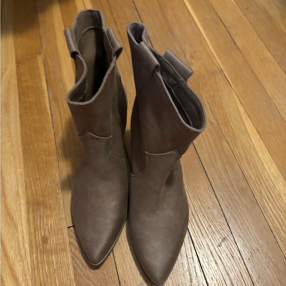 Women Boots,Size 8